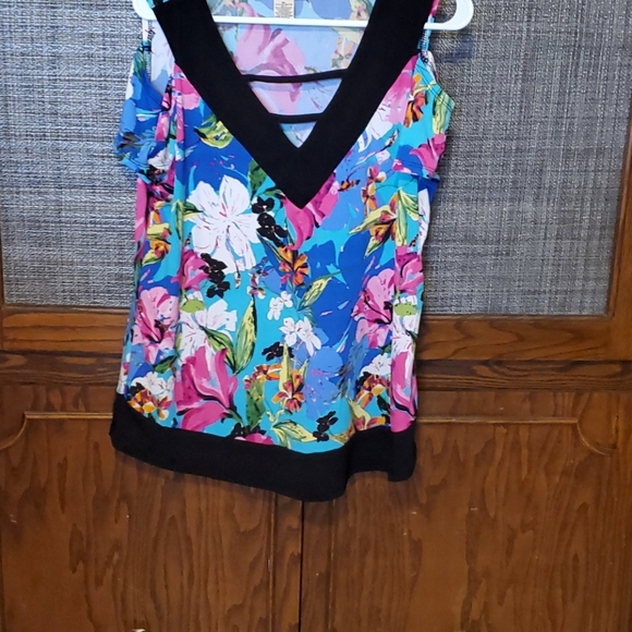 Pretty summer top - extra large - Picture 4 of 5